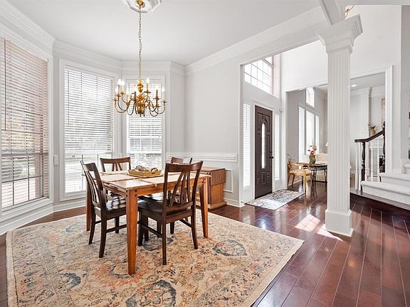 2nd image of 1425 Harbourtown Cir