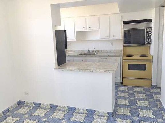 5th image of 230 174th St APT 2318