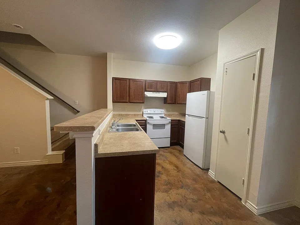 7806 Kingsbury Way #3
