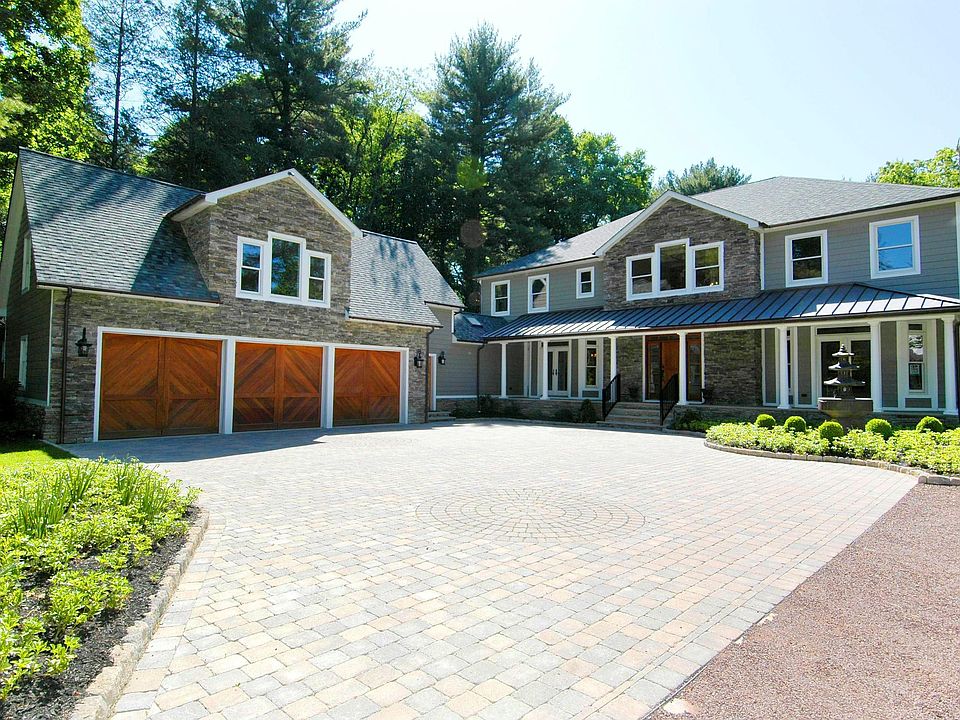 Paver Courtyard with Snow Melt System