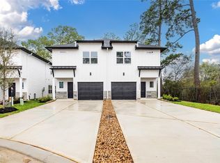 2035 Longmire Villas Ct, Conroe, TX 77304