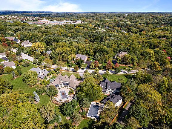 4th image of 3201 Greenwood Ln