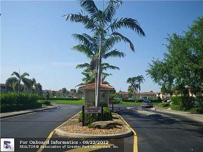 1st image of 1023 Twin Lakes Dr