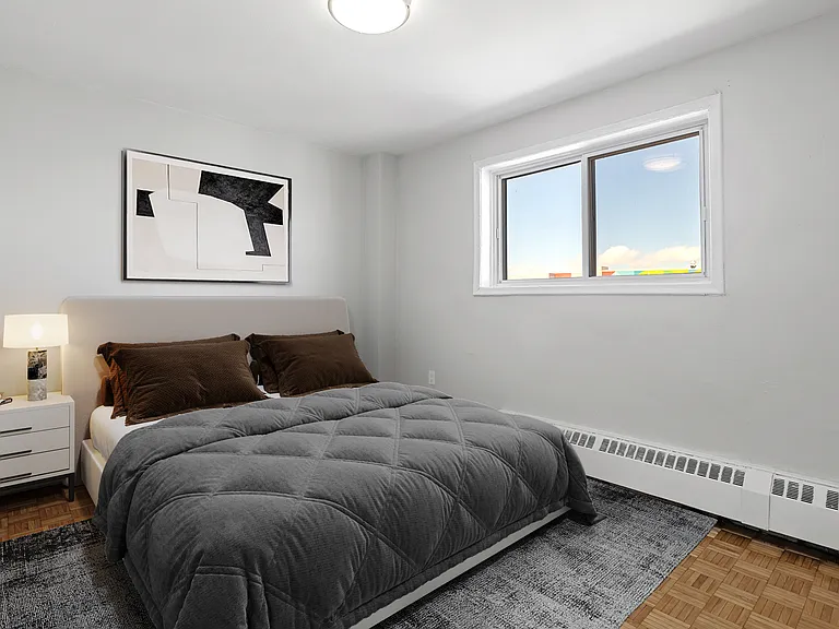 346 Brock St — Photo 7