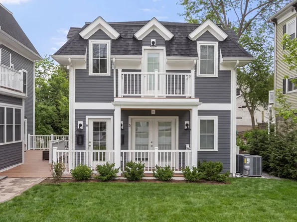68 Chestnut St #E, Newton, MA 02465