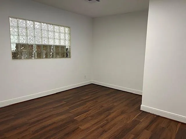 5106 Center St — Photo 7