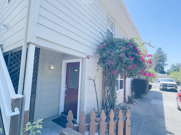 4835 P St #B — Photo 9