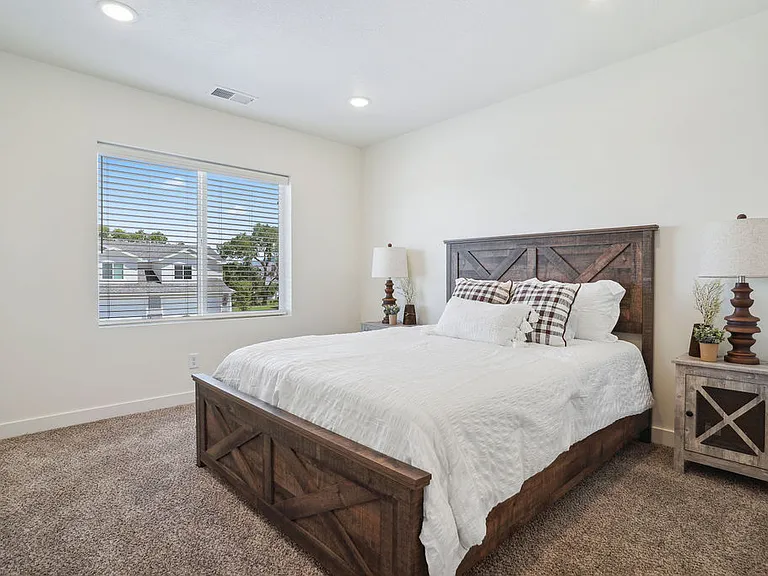 Valo At Bellin Townhomes — Photo 14