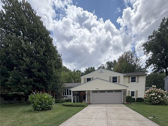 5th image of 33033 Redwood Blvd