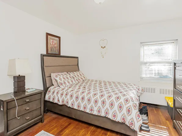 1260 Adee Avenue image 7 of 21