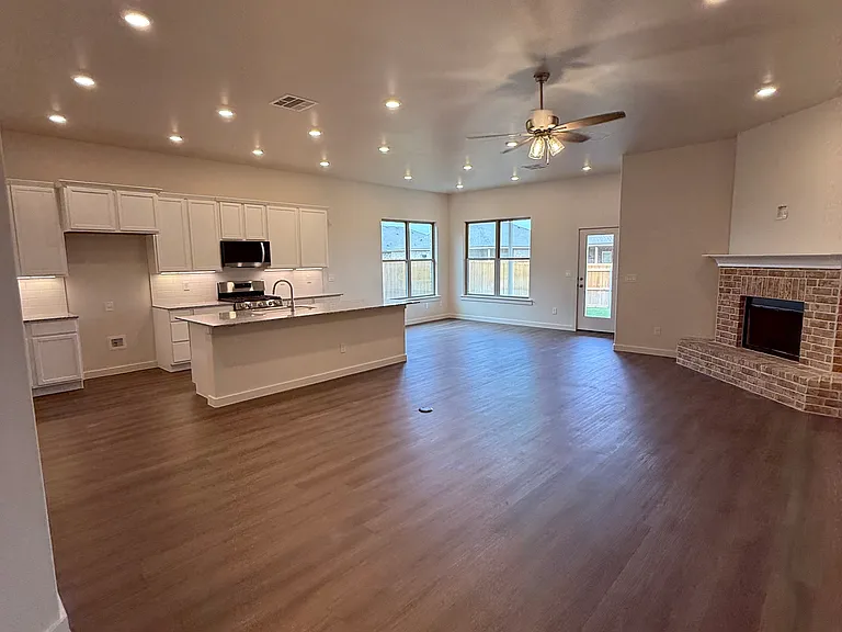 7605 Arlo Dr — Photo 3
