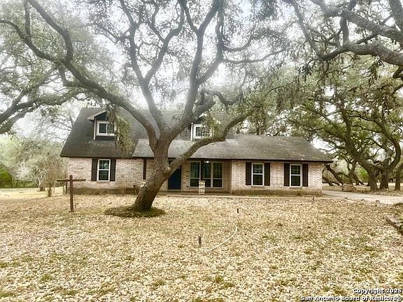 2nd image of 254 Oakhill Dr