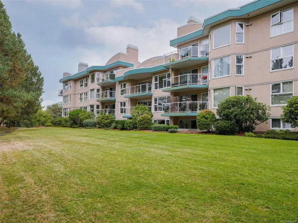 3009 Brittany Dr #305, Langford, BC V9B 5P8