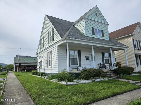 700 E 4th St, Bellwood, PA 16617