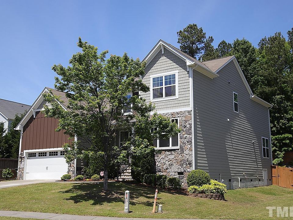 1st image of 140 Victorian Oaks Dr