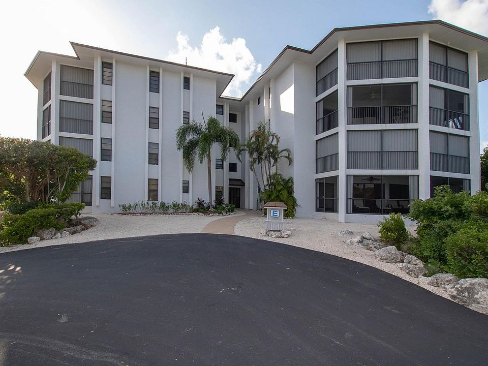 E building housing E-2 Coral Harbour Clu