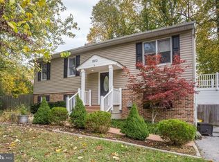 8910 Saint Andrews Dr, Chesapeake Beach, MD 20732