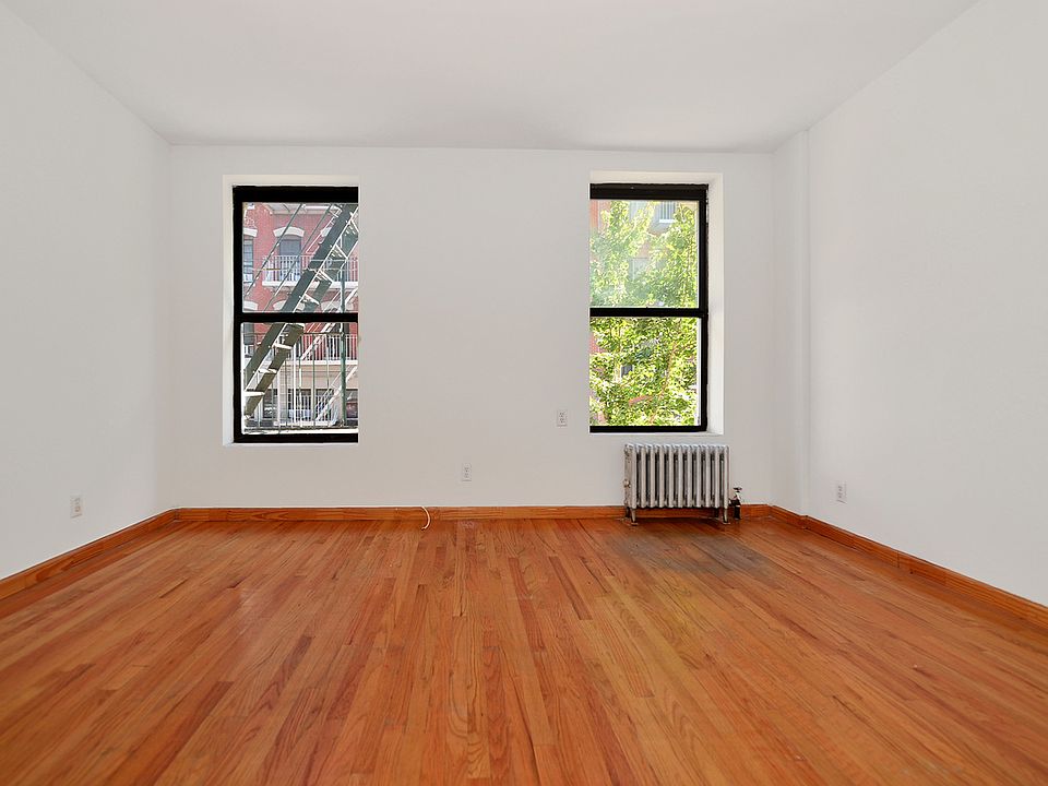 1st image of 160 Allen St APT 4