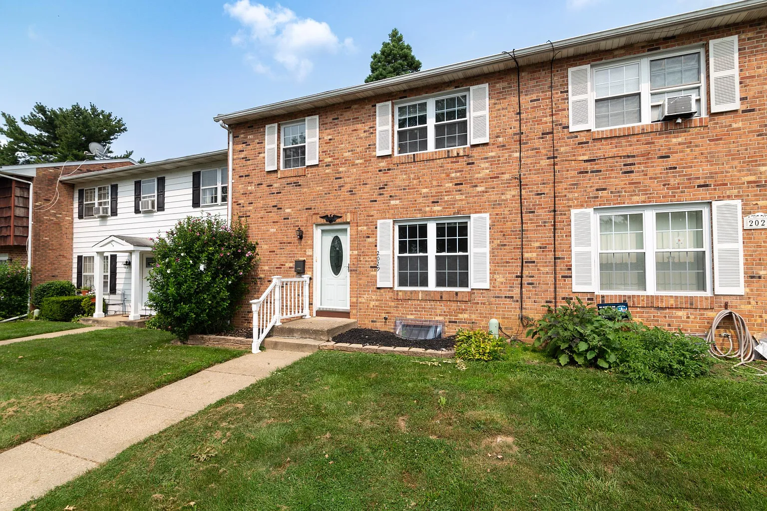 2029 Beech Ln photo 1
