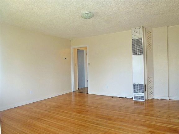 4th image of 11015 47th Ave SW