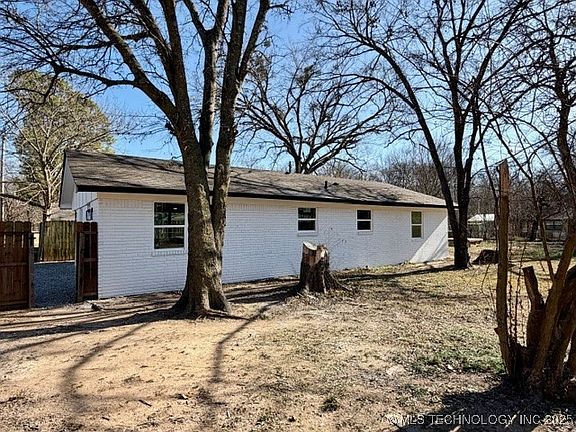 2nd image of 204 W 21st St