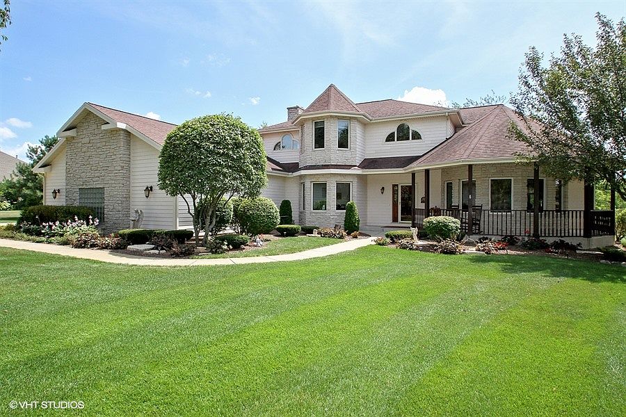 1st image of 39715 Lake Park Ct
