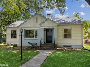 258 Black Springs Cir, Iowa City, IA 52246