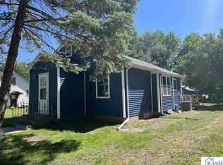 925 7th St S, Saint James, MN 56081