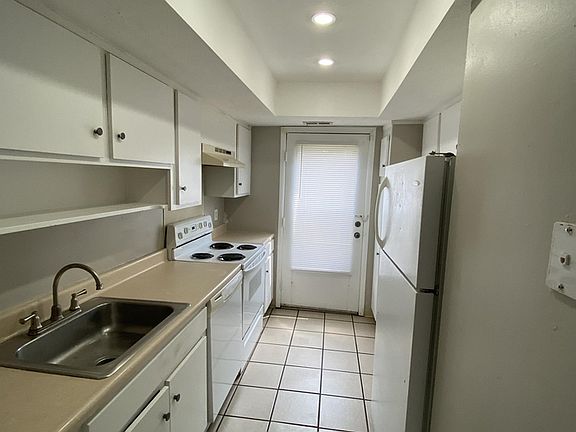 5th image of 7478 Country Brook Dr