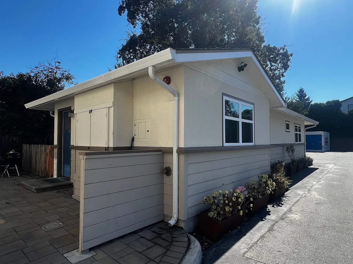 2025 Avy Ave, Menlo Park, CA 94025 — Photo 2