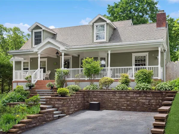 4 Marlboro Drive, Huntington, NY 11743