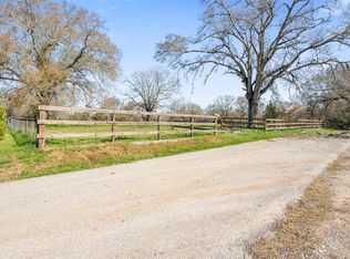 642 Andrews St, Sealy, TX 77474