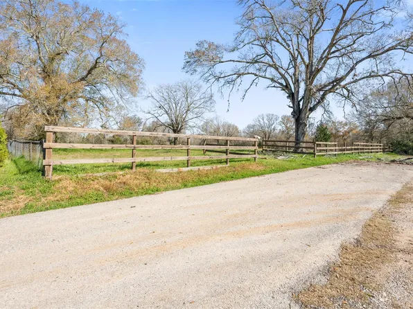 642 Andrews Street, Sealy, TX 77474