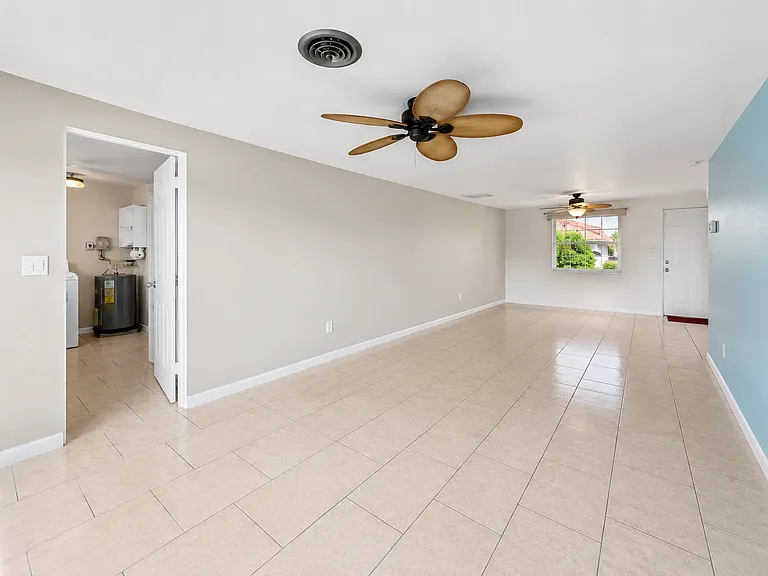 1604 Cardinal Ln — Photo 4