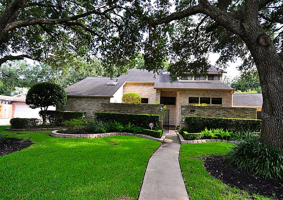 1st image of 2902 Deer Creek Dr