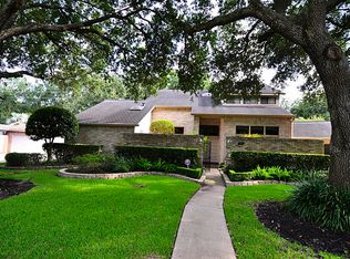 2902 Deer Creek Dr, Sugar Land, TX 77478