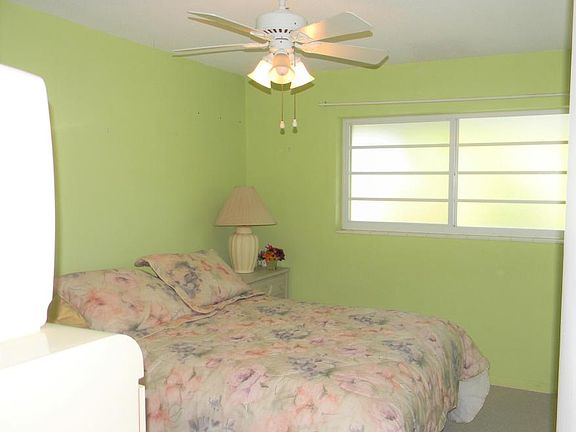 4th image of 2542 S Federal Hwy APT 12