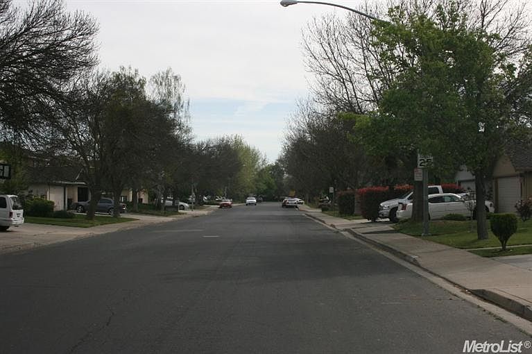 2nd image of 1901 Bridgewood Way