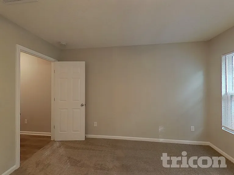 1352 Biscayne Grove Ln — Photo 8