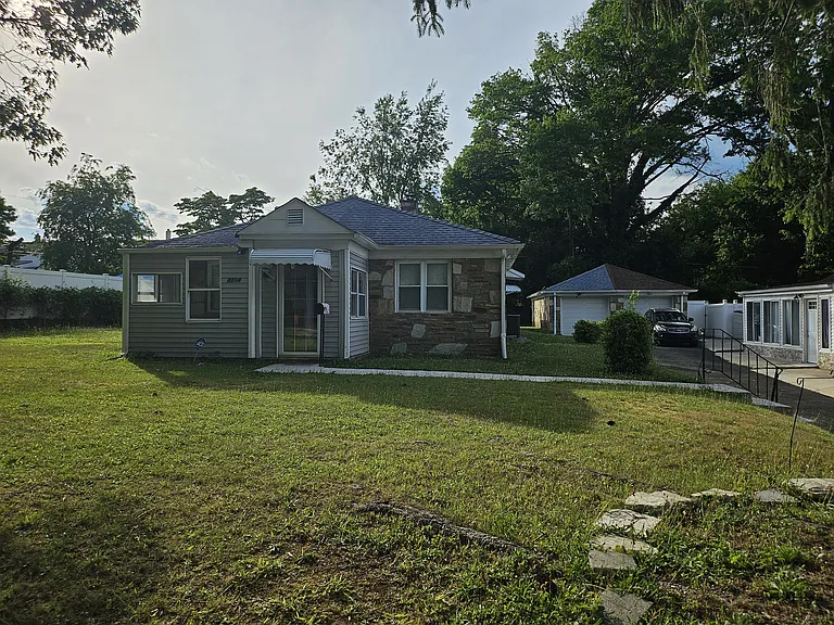 8714 Verree Rd — Photo 5
