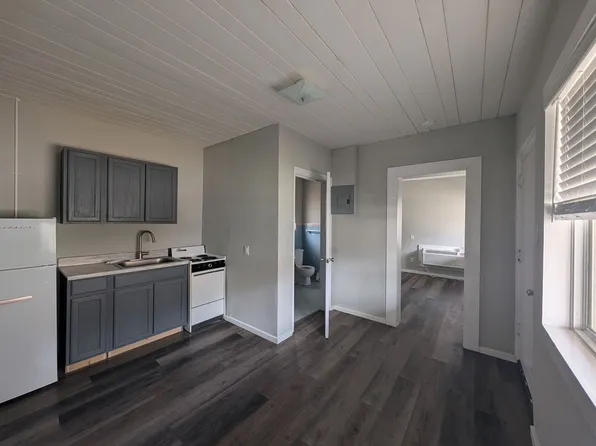 1 Bedroom 2 Bath apartment between Cherokee and Bryson City available now-Arrowhead Inn-Unit #1, 5801 Ela Rd #4, Whittier, NC 28789