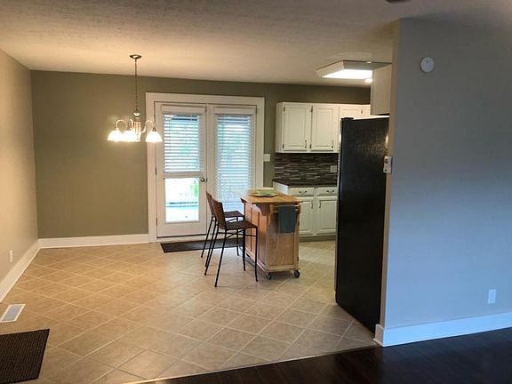 4th image of 7464 Smithfield Ave