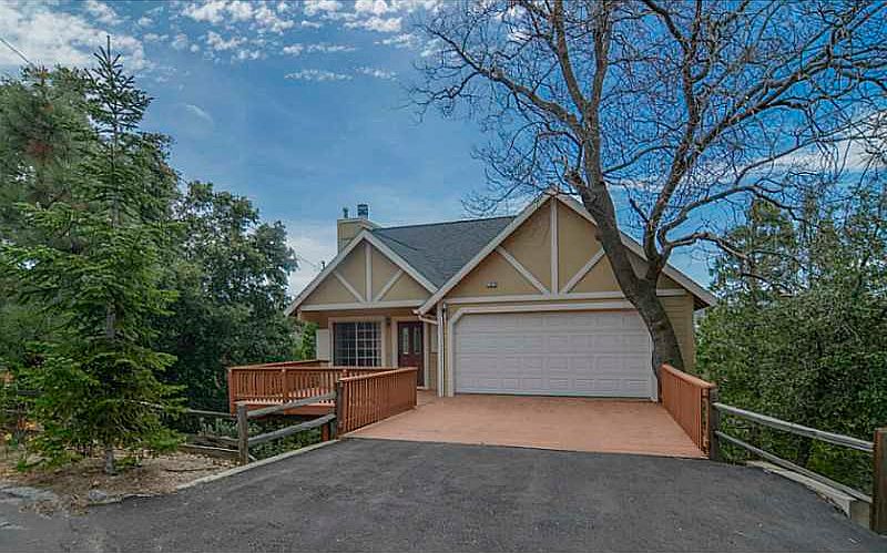 1st image of 27075 Ironwood Ln