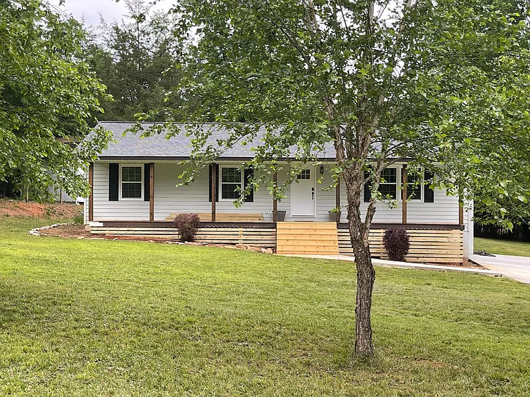 1507 Fort Hill Dr — Photo 3