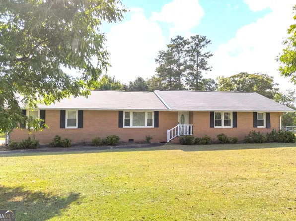 1229 Crestview Dr, Elberton, GA 30635