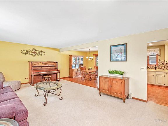 3rd image of 1556 Jobe Ave