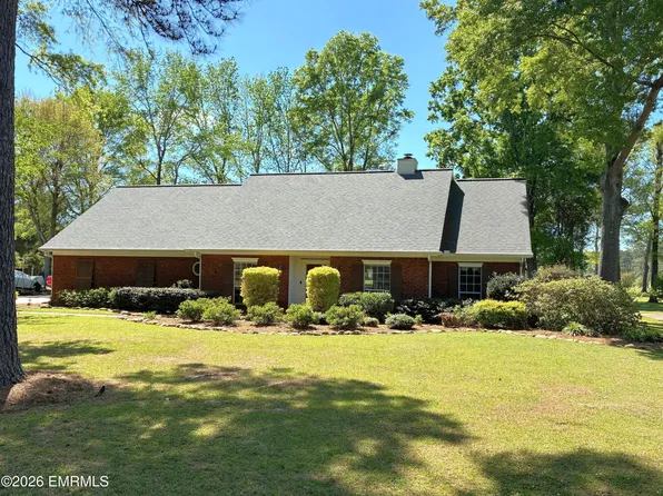 8251 Fairway Dr, Meridian, MS 39305