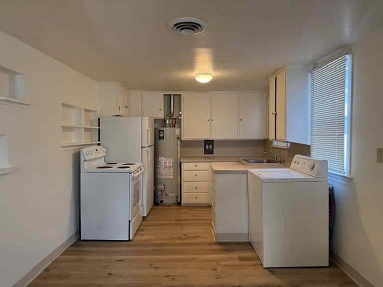300-8 E Jefferson Rd — Photo 12