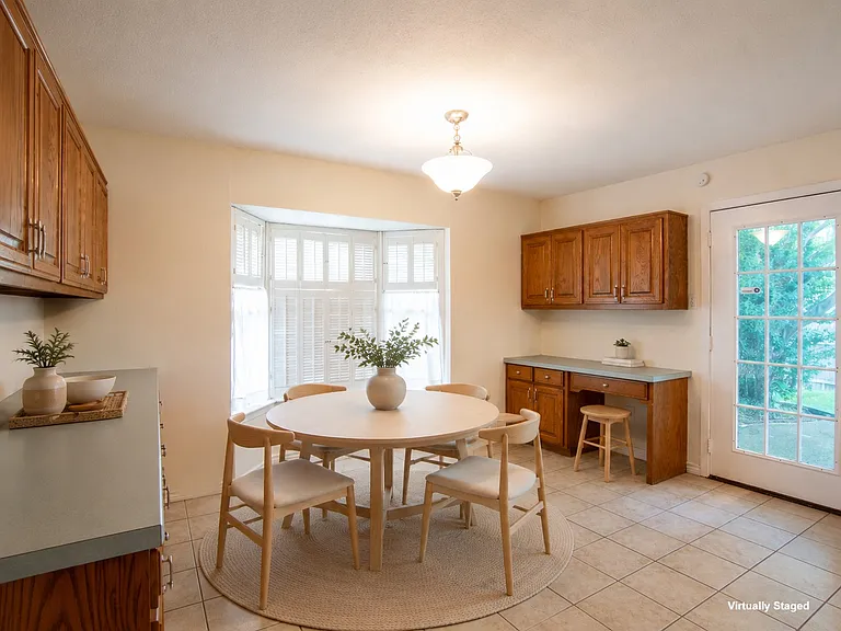 2513 Trailridge Dr — Photo 14