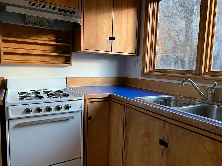 692 N Wall St #B — Photo 10
